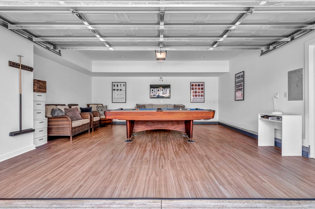 Chatham Manor, 3015 Chatham Avenue, Ohio City, Cleveland: photo 17 of 22